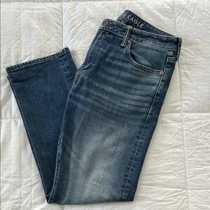 Like NEW Men’s AE Relaxed Straight Jeans 33x30